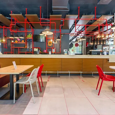 Meininger Greencity Hotel *