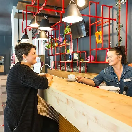 Szálloda Meininger Greencity Zürich