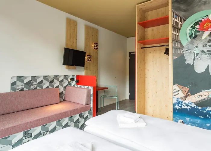 Meininger Greencity Hotel *